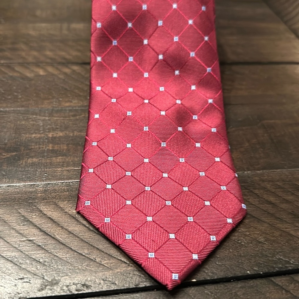 Men’s marrón Nautica silk tie.